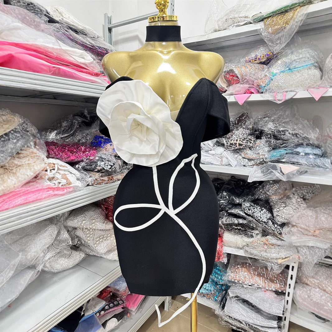 Fashionable Off-The-Shoulder V-Neck Big White Flower Embroidered Bodycon Dress