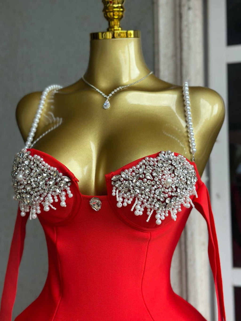 V-Neck Sleeveless Pearl Strap Beaded Bandage Dress Knee-Length