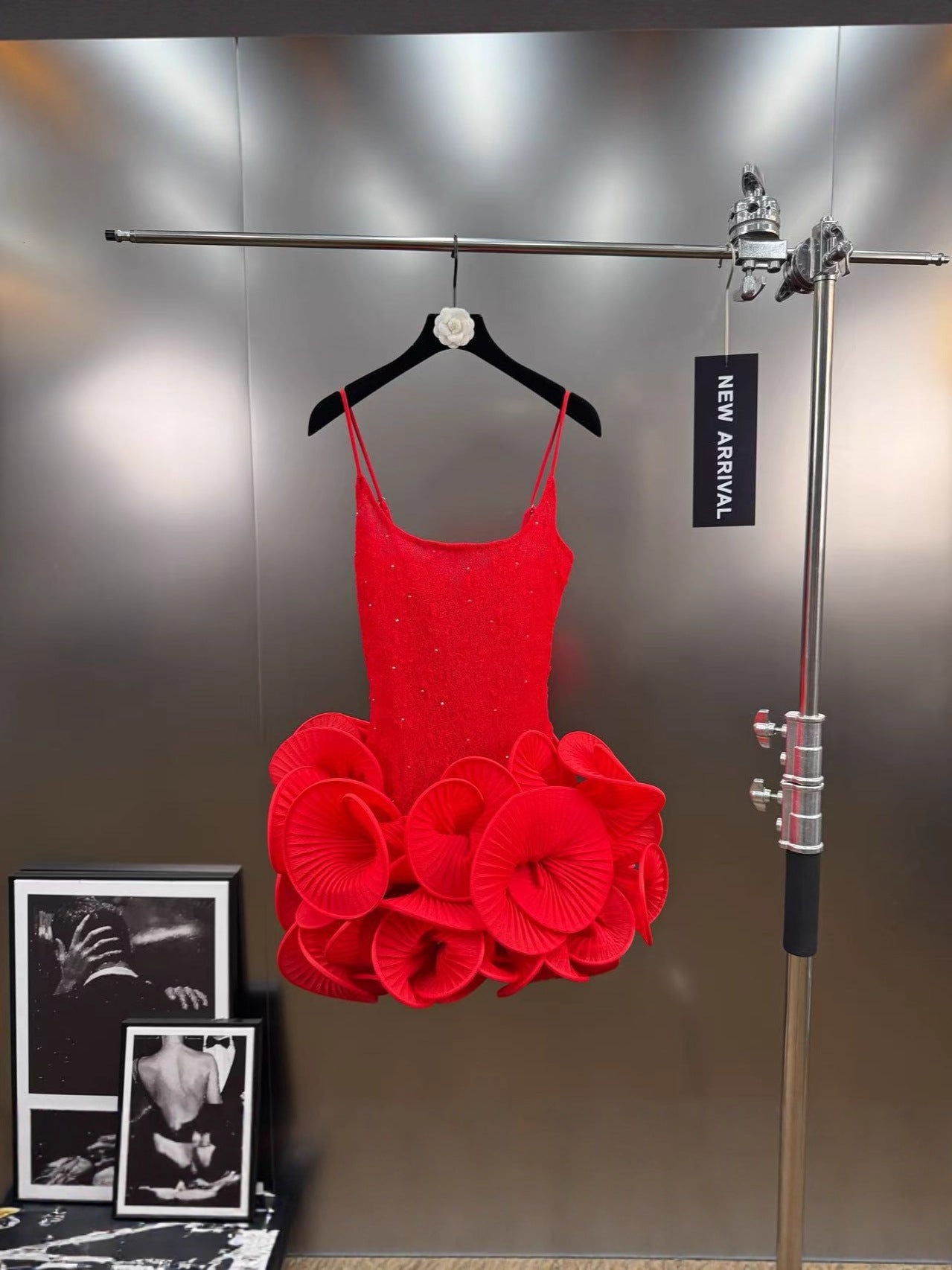 Sculpted Midi Bandage Dress with Sweetheart Neckline