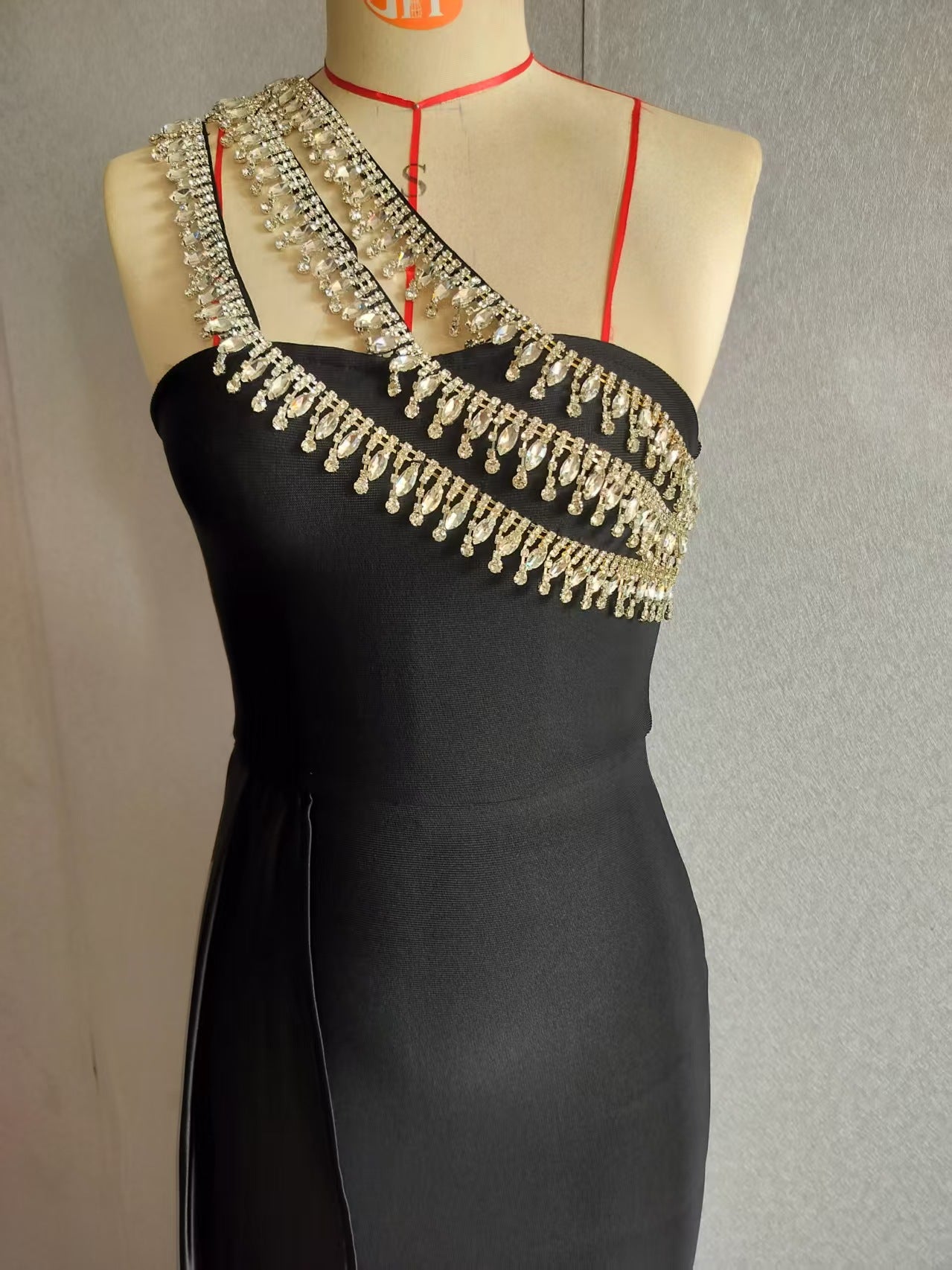 Sexy One Shoulder Diamond Tassel Bandage Dress Sleeveelss Crystal Patchwork Draped