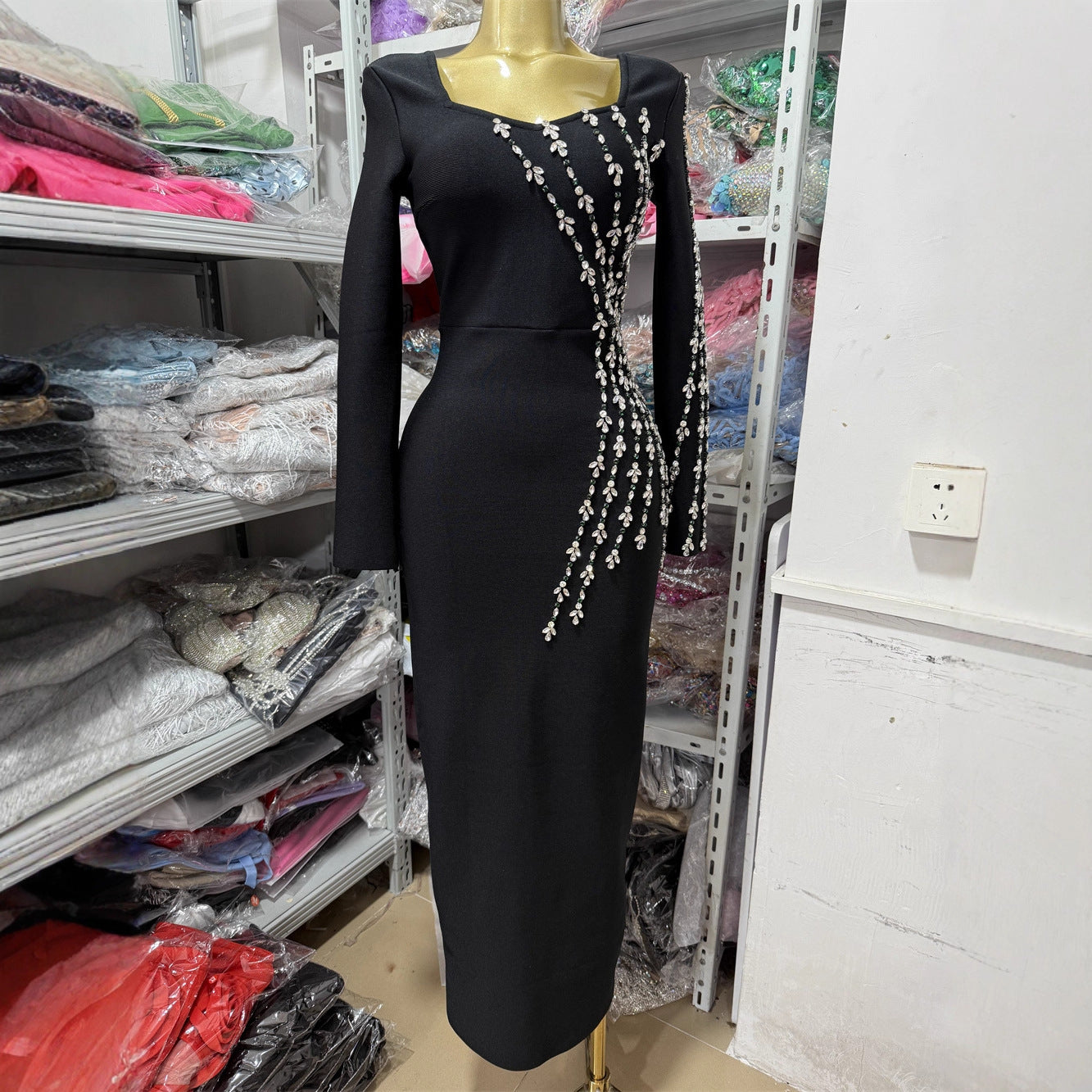 Deep square Neck Long sleeve Modern Muse